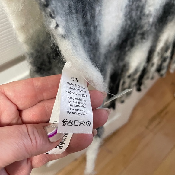 NWT/ Free with min purchase $40 Aeropostal Super Soft winter Scarf - Picture 3 of 5